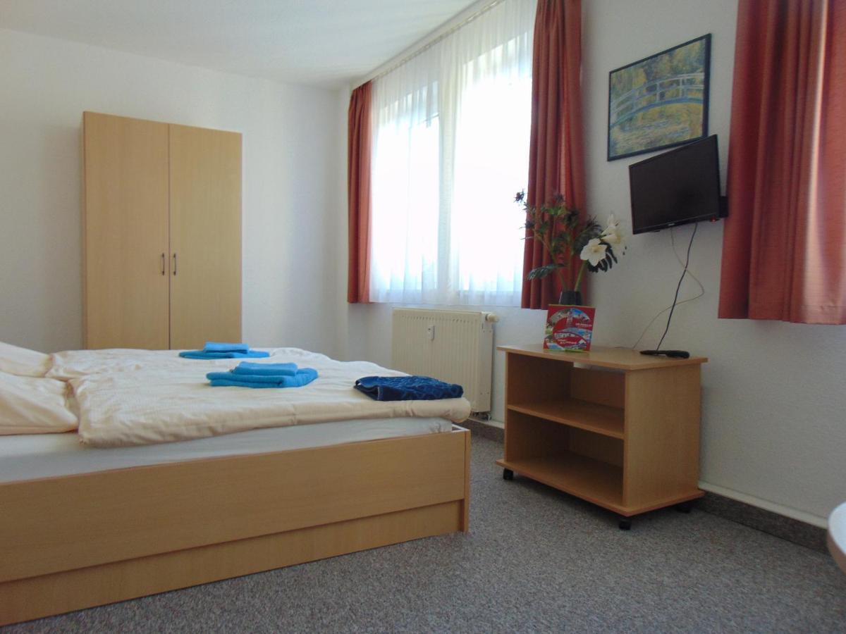 Pension "Zur Katze" Gelenau Экстерьер фото